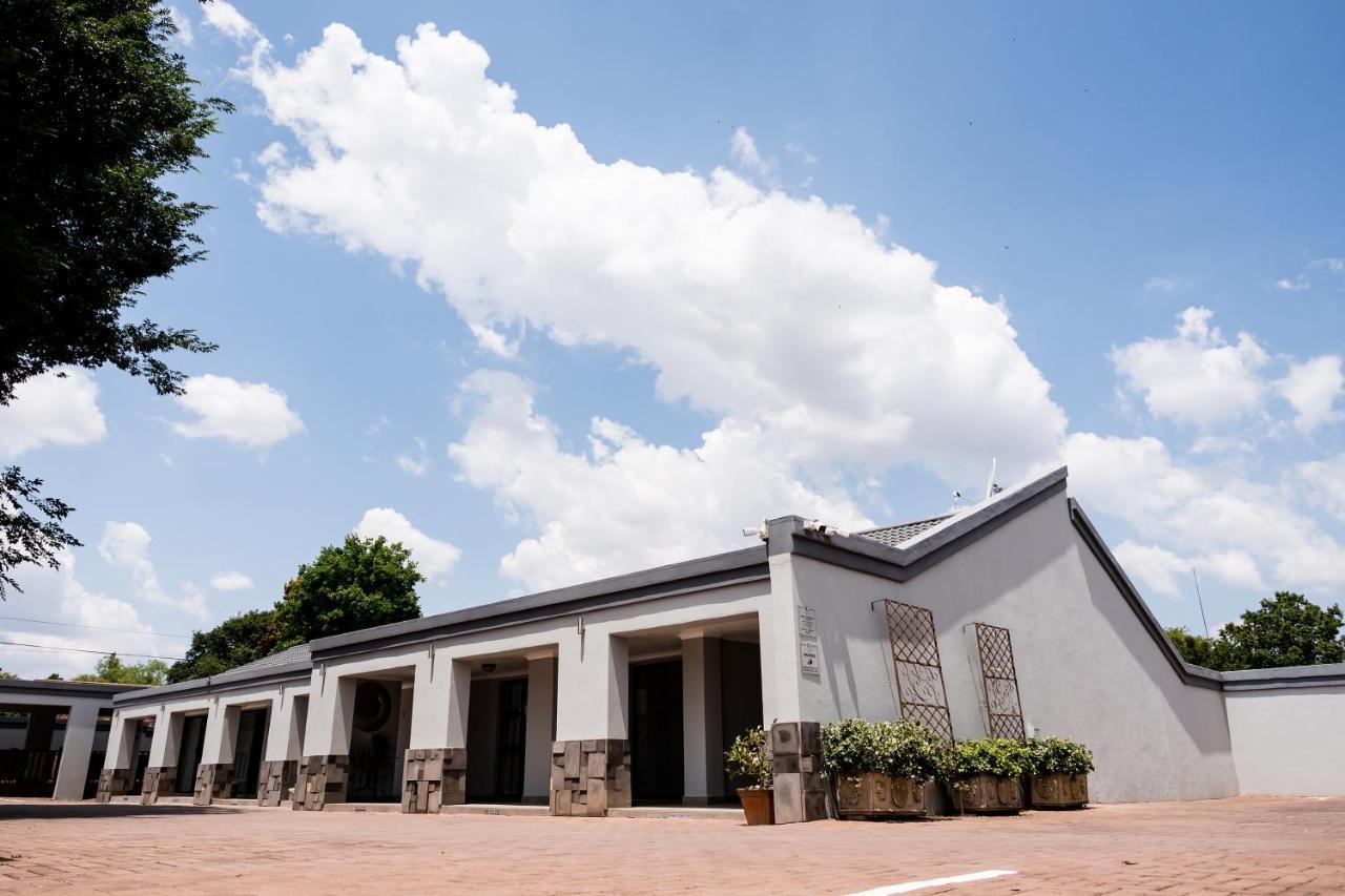 Villa Gracia Guesthouse Klerksdorp Luaran gambar