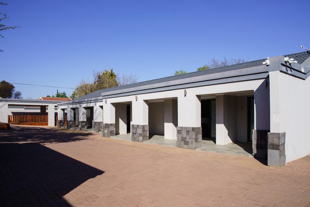 Villa Gracia Guesthouse Klerksdorp Luaran gambar